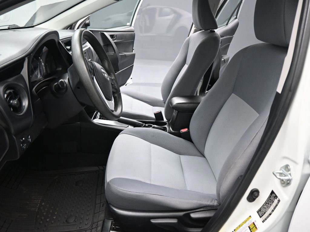 Used 2018 Toyota Corolla L image 36