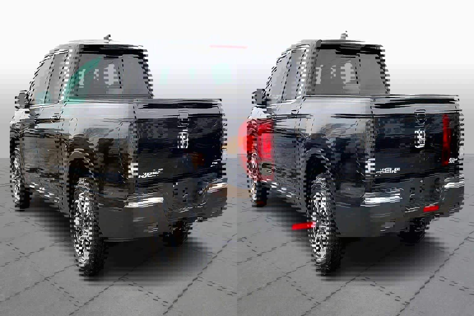 Used 2019 Honda Ridgeline RTL image 2