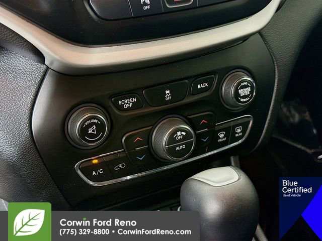 Used 2018 Jeep Cherokee Trailhawk AWD/4WD image 18
