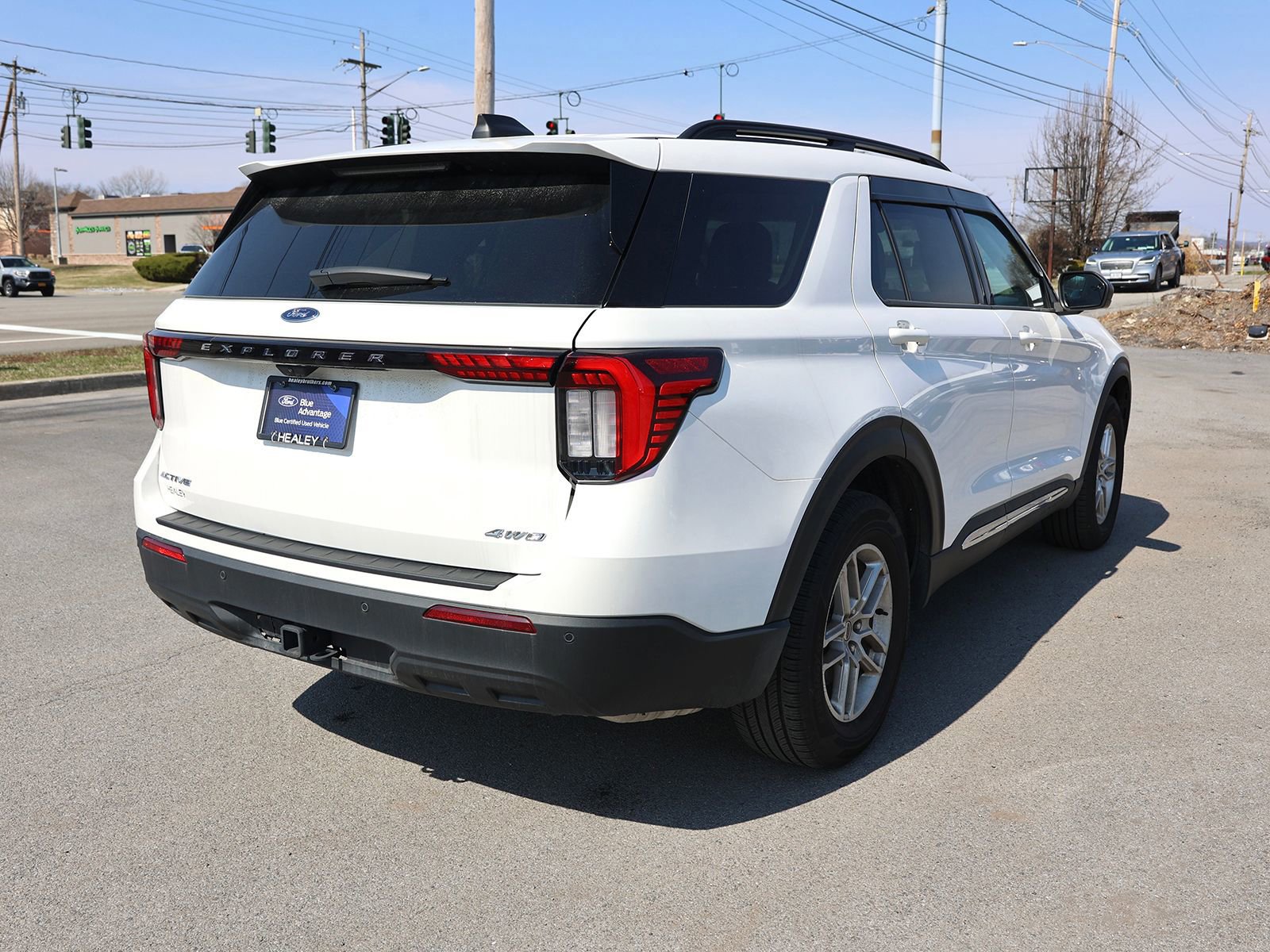 Certified 2025 Ford Explorer Active image 4