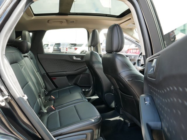 Certified 2020 Ford Escape Titanium AWD/4WD image 18