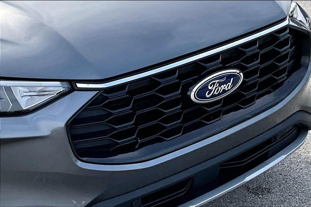 Certified 2025 Ford Escape ST-Line Select AWD/4WD image 29