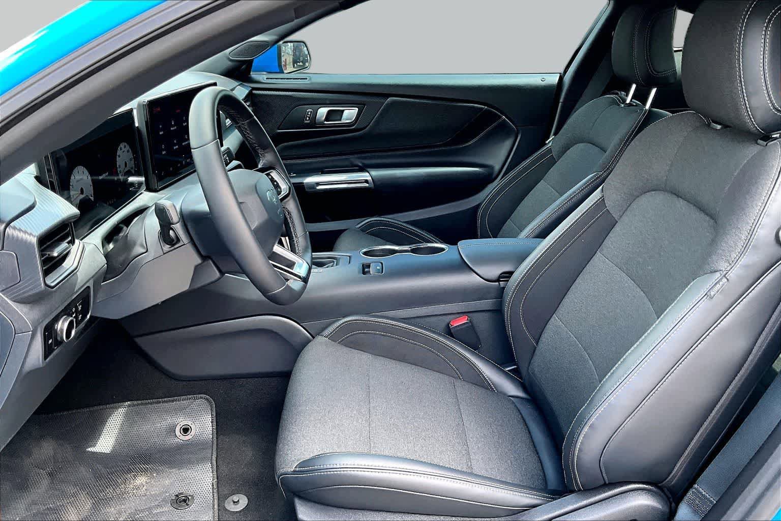 Certified 2025 Ford Mustang Coupe RWD image 8