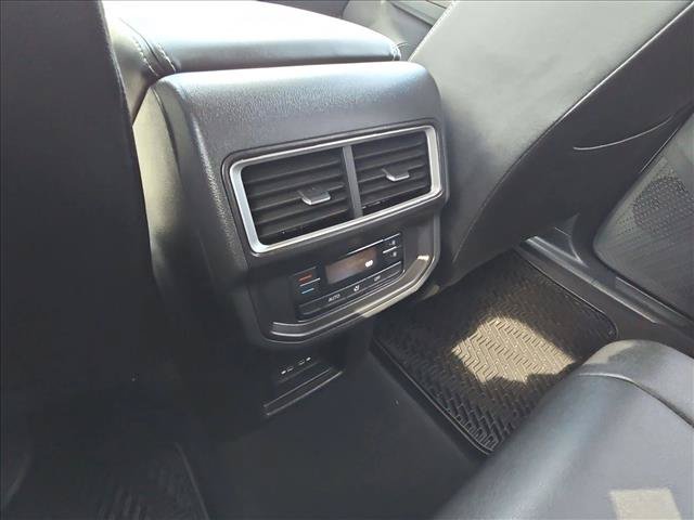 Used 2025 Volkswagen Atlas SE FWD image 16
