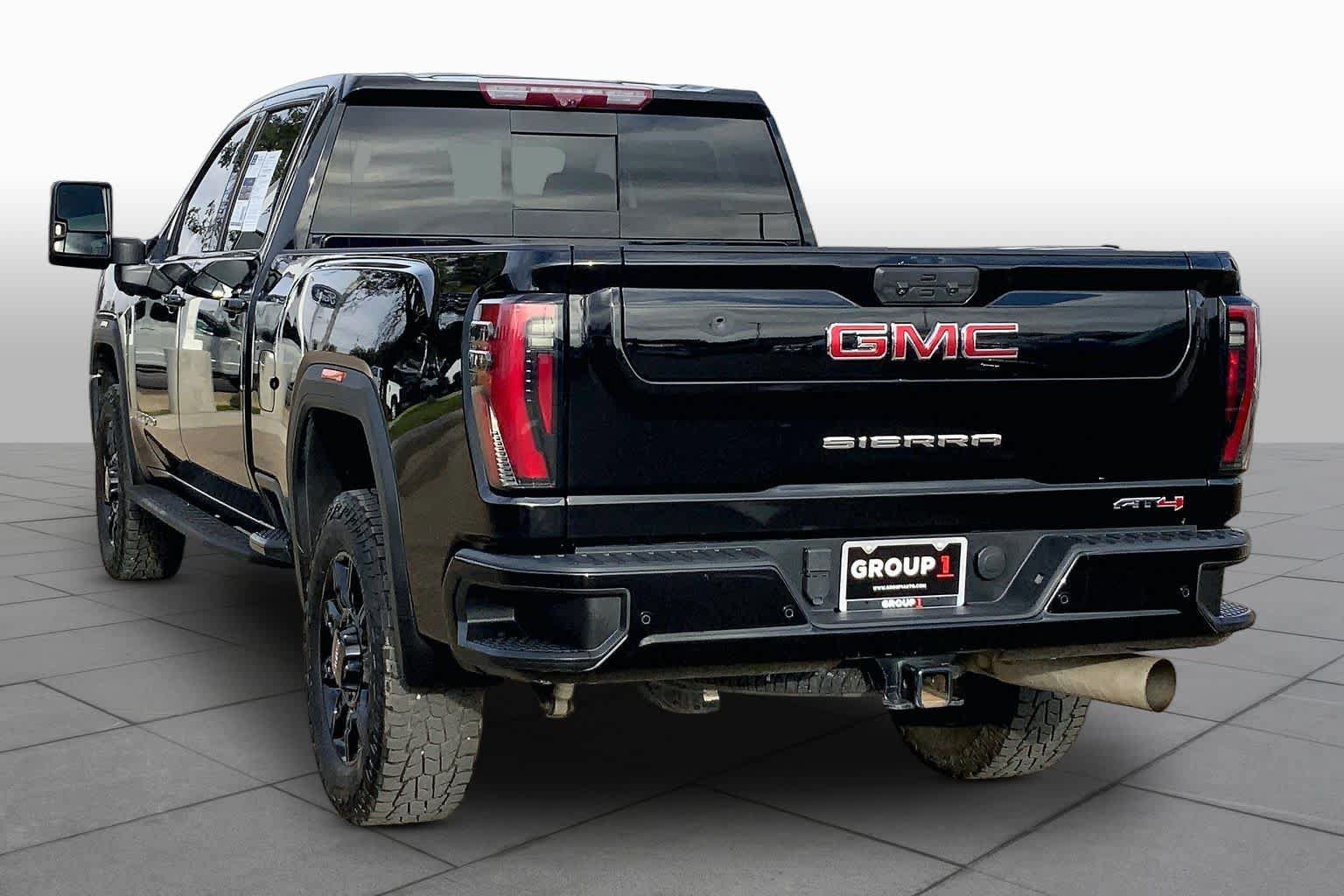 Used 2024 GMC Sierra 2500 AT4 w/ AT4 Premium Plus Package AWD/4WD image 12
