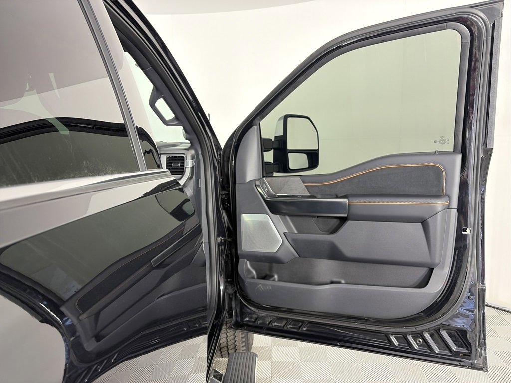 Certified 2024 Ford F350 Platinum w/ FX4 Off-Road Package image 32