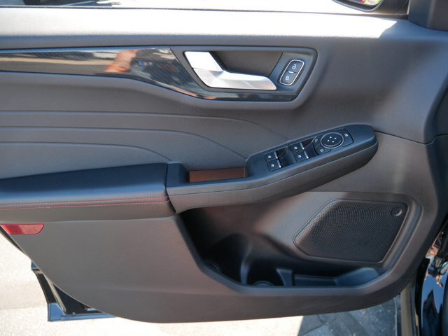 Certified 2025 Ford Escape ST-Line AWD/4WD image 9