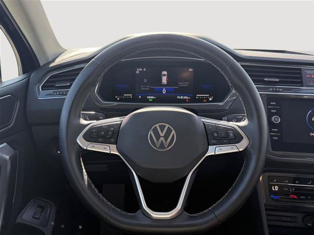 Used 2022 Volkswagen Tiguan SE AWD/4WD image 19
