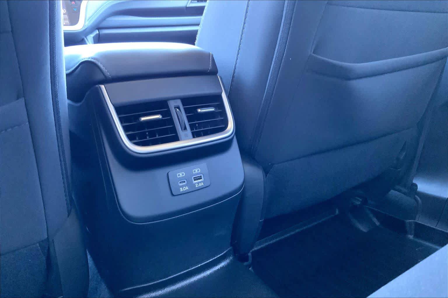 Used 2025 Subaru Outback Premium AWD/4WD image 35