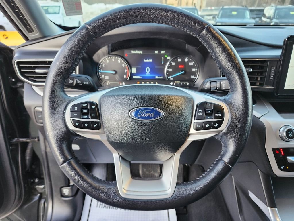 Certified 2022 Ford Explorer XLT w/ Equipment Group 202A image 29