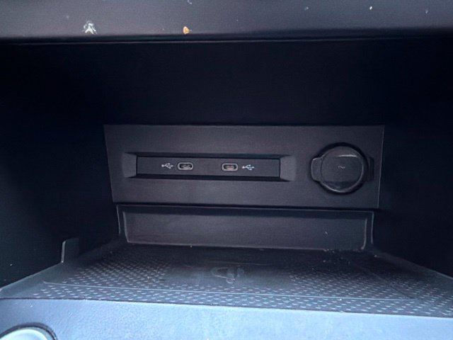 Used 2022 Volkswagen Taos SE FWD image 33
