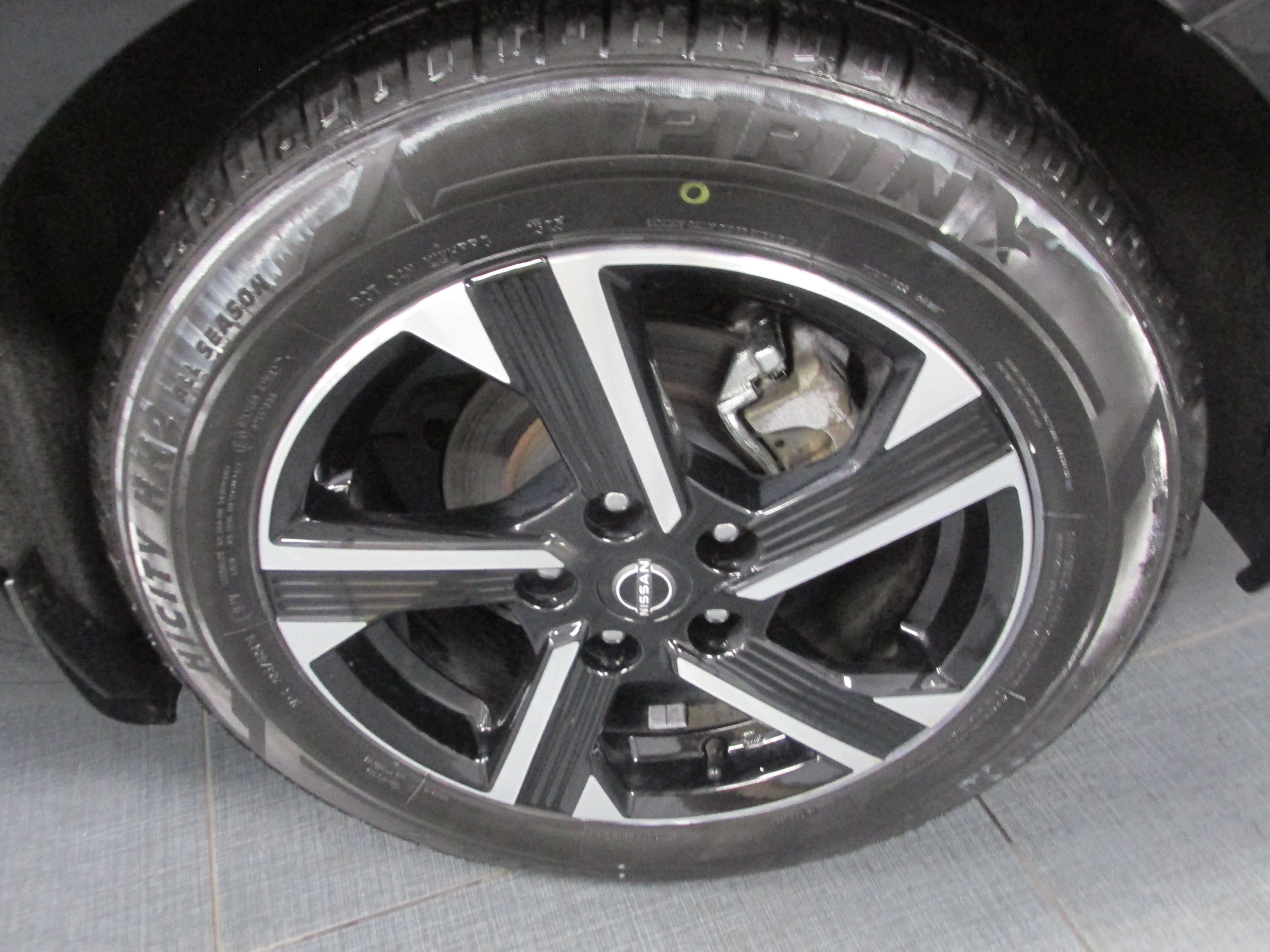 Used 2024 Nissan Sentra SV FWD image 13
