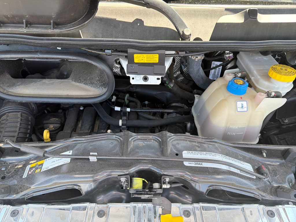 Used 2025 RAM ProMaster 2500 w/ U-Haul Equipment Group FWD image 22