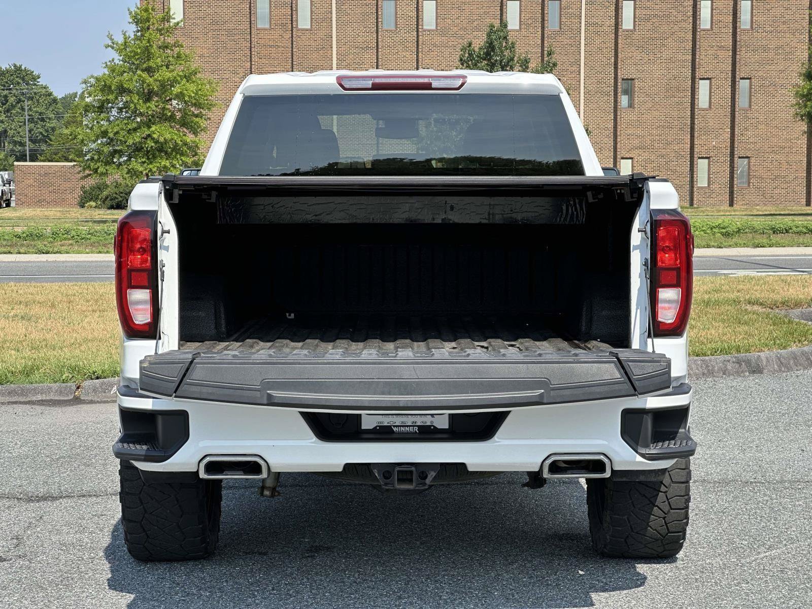 Used 2022 GMC Sierra 1500 Elevation w/ X31 Off-Road Package AWD/4WD image 11