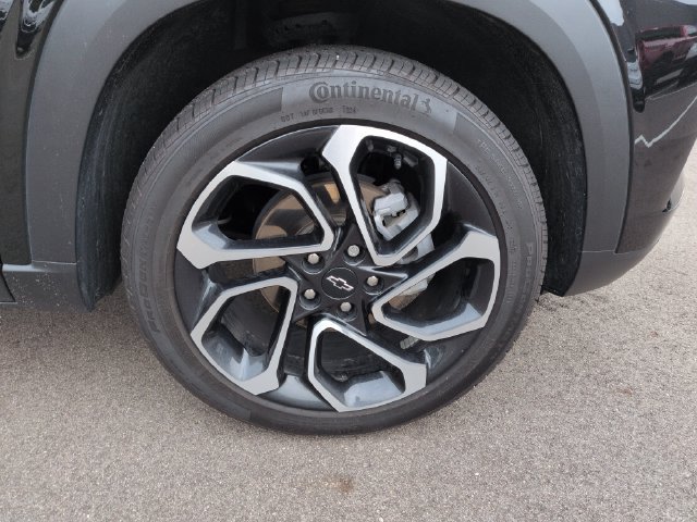 Used 2025 Chevrolet Trax RS w/ Driver Confidence Package FWD image 13