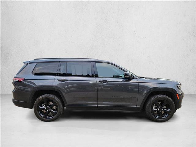 Used 2022 Jeep Grand Cherokee L Laredo AWD/4WD video 4