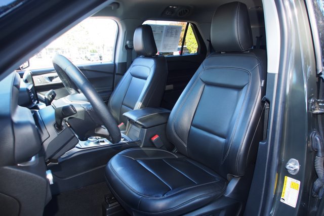 Certified 2022 Ford Explorer XLT w/ Equipment Group 202A image 19