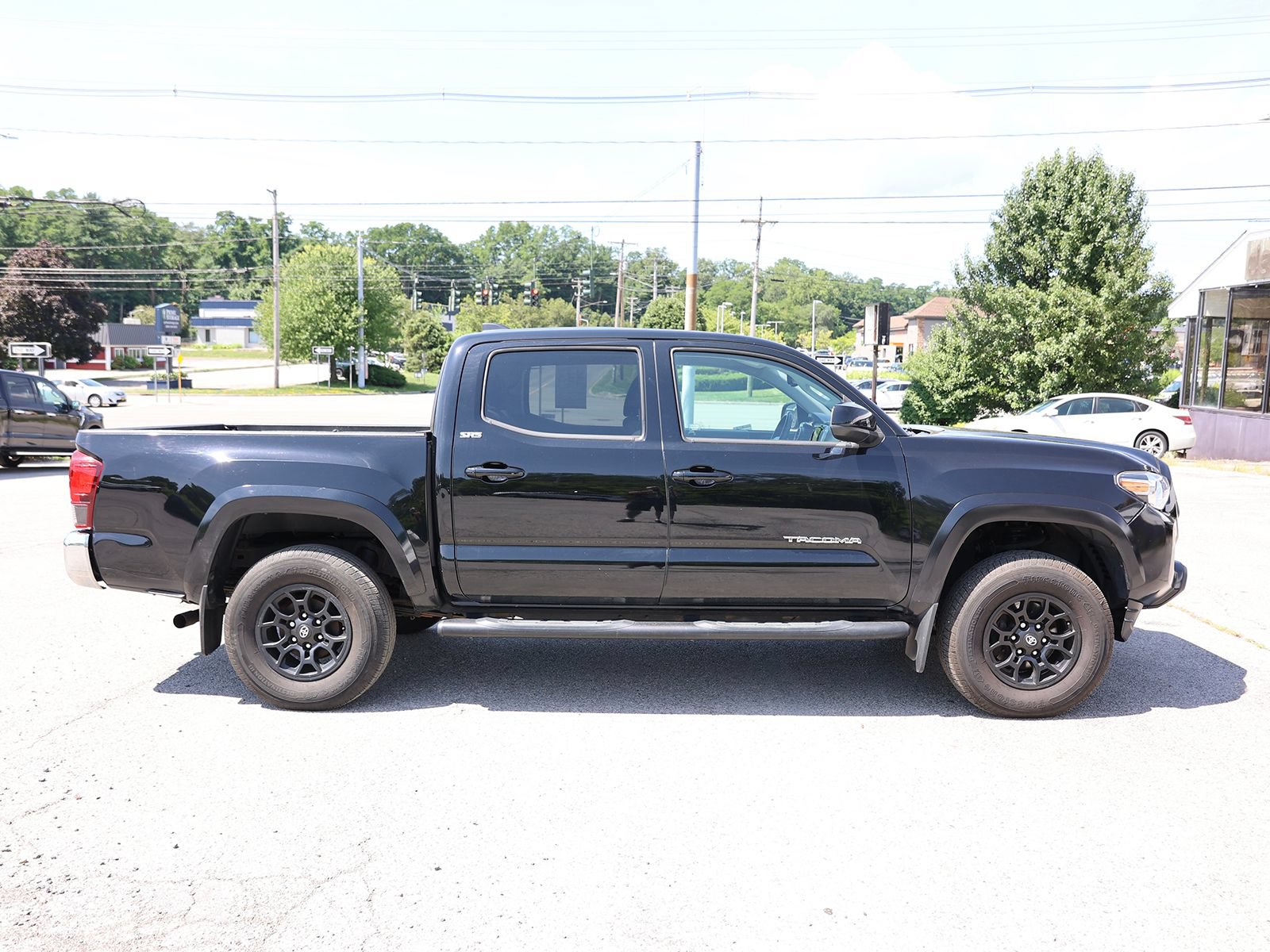 Used 2021 Toyota Tacoma SR5 AWD/4WD image 8