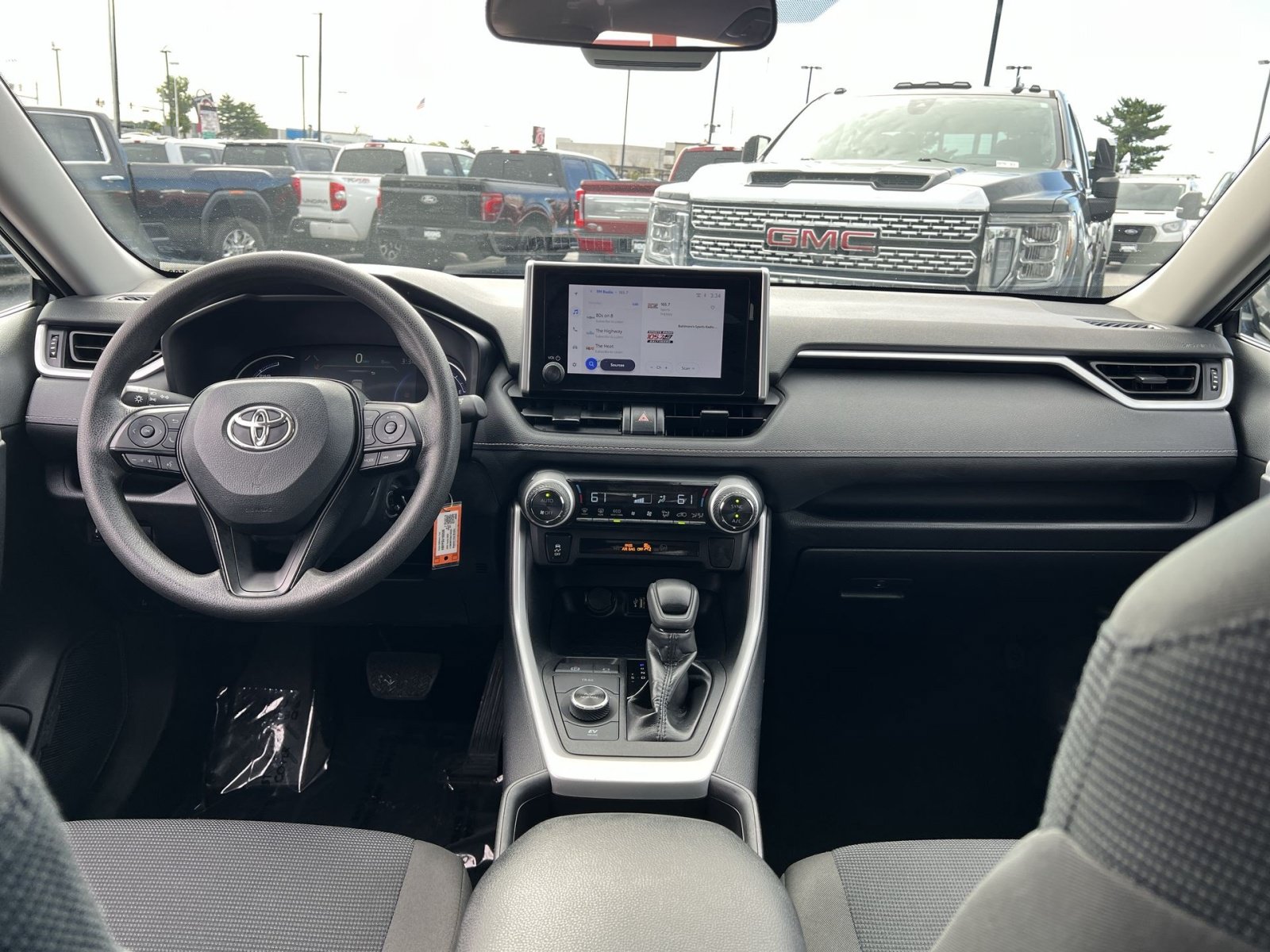 Used 2025 Toyota RAV4 LE AWD/4WD image 21