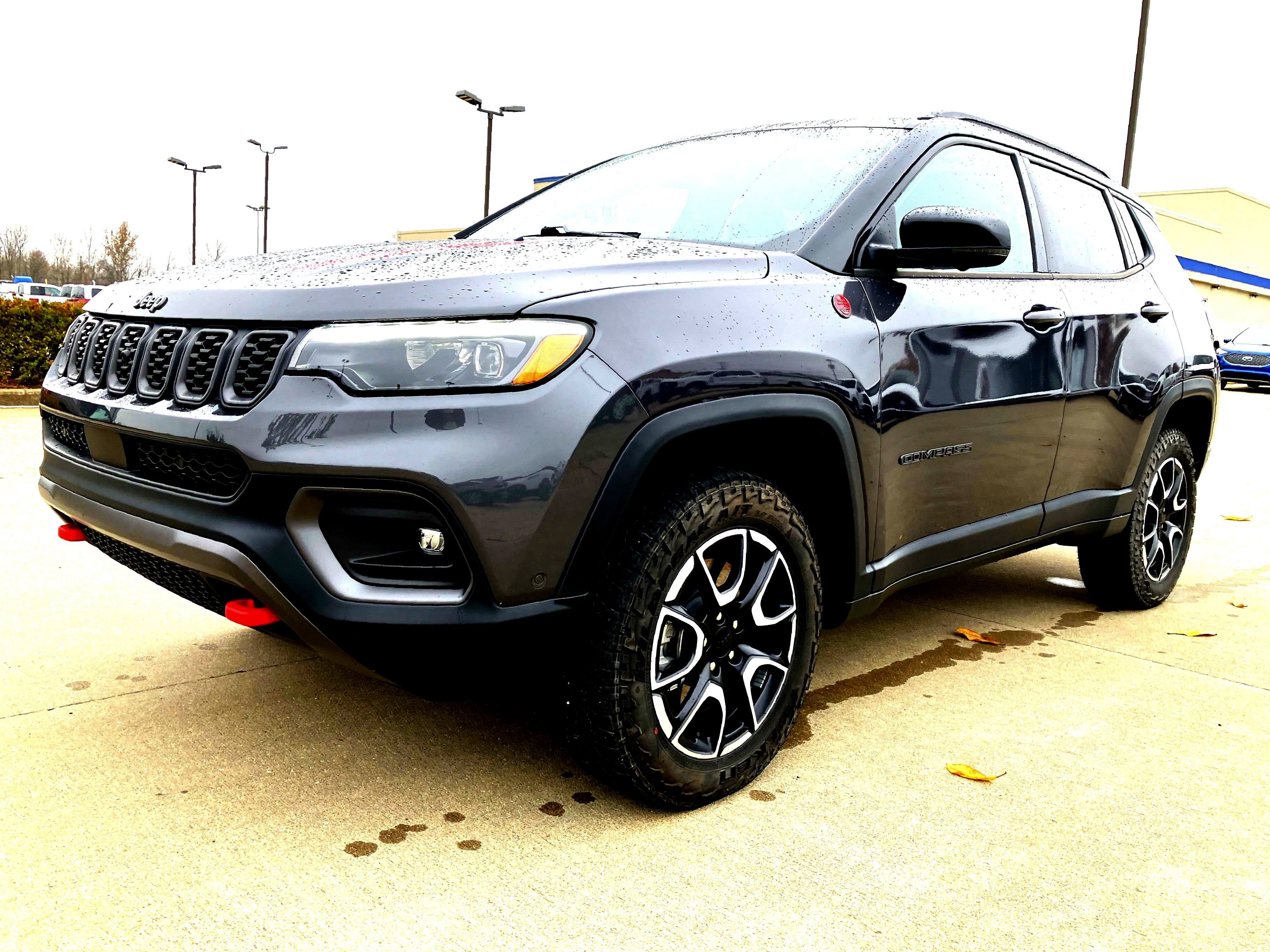 Used 2024 Jeep Compass Trailhawk w/ Trailhawk Elite Group image 1