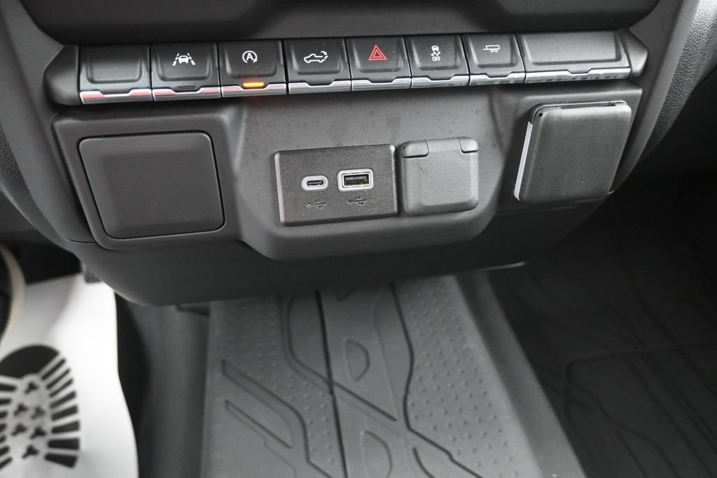Used 2024 Chevrolet Silverado 1500 Custom RWD image 29