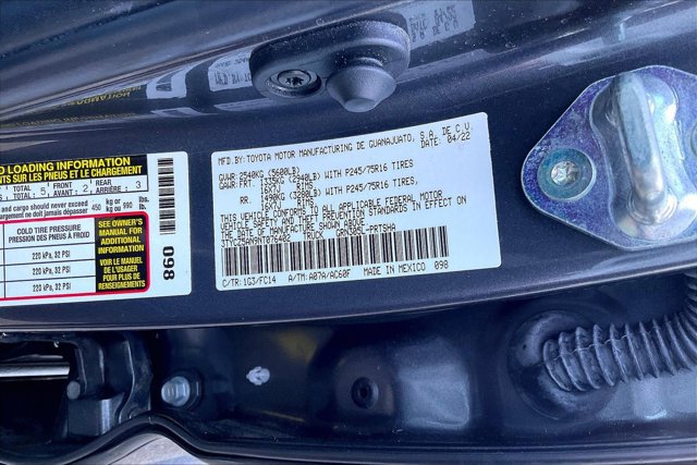 Used 2022 Toyota Tacoma SR5 AWD/4WD image 32