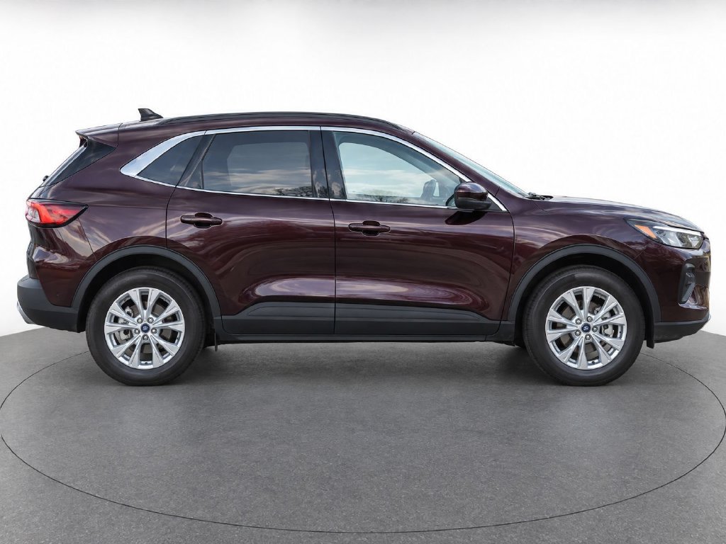Certified 2023 Ford Escape Active w/ Tech Pack #2 AWD/4WD image 8