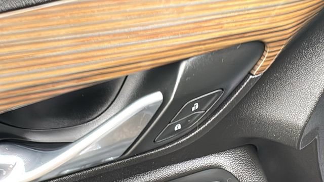 Used 2019 GMC Terrain SLE w/ Driver Convenience Package image 12