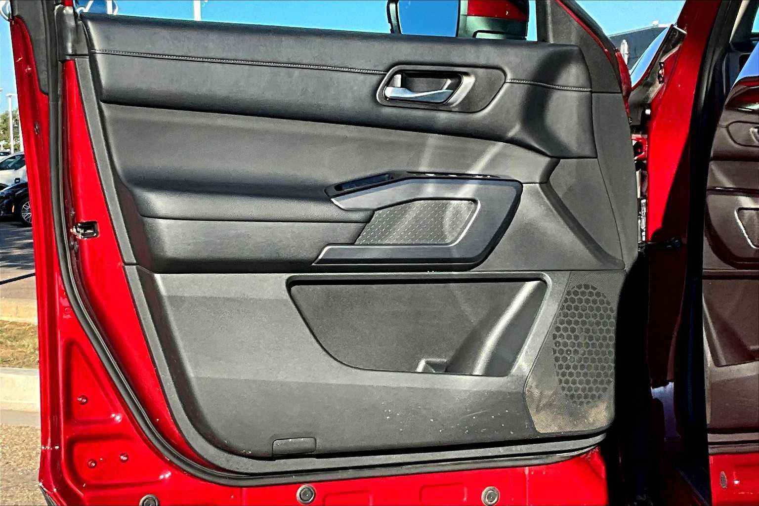 Used 2023 Nissan Pathfinder SL w/ SL Premium Package image 21