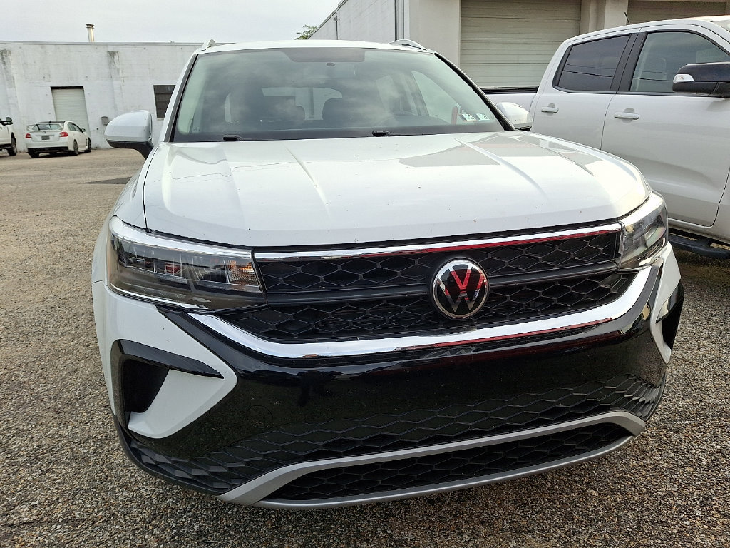 Used 2022 Volkswagen Taos SE AWD/4WD image 2