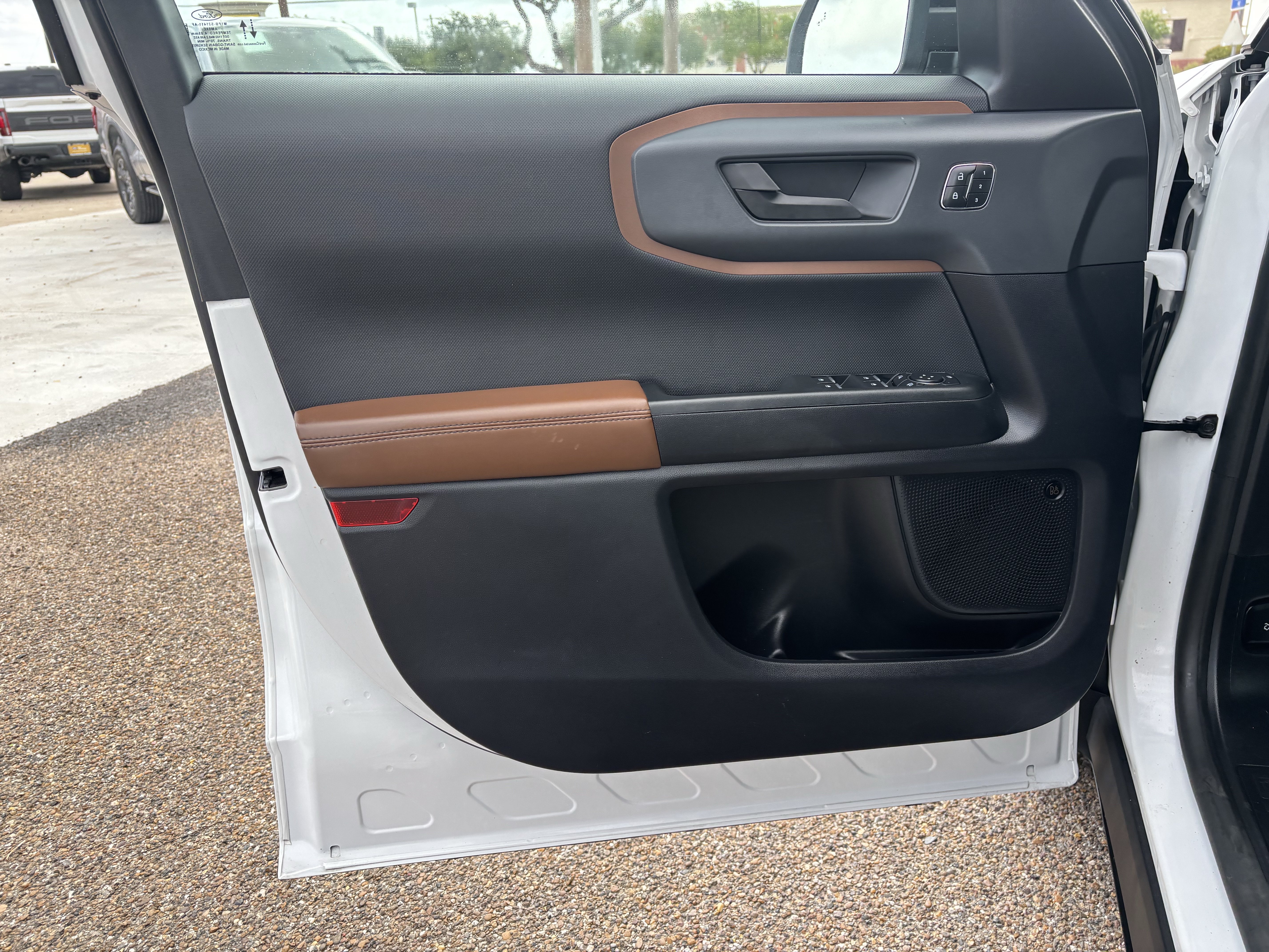 Certified 2024 Ford Bronco Sport Outer Banks w/ Tech Package AWD/4WD image 9