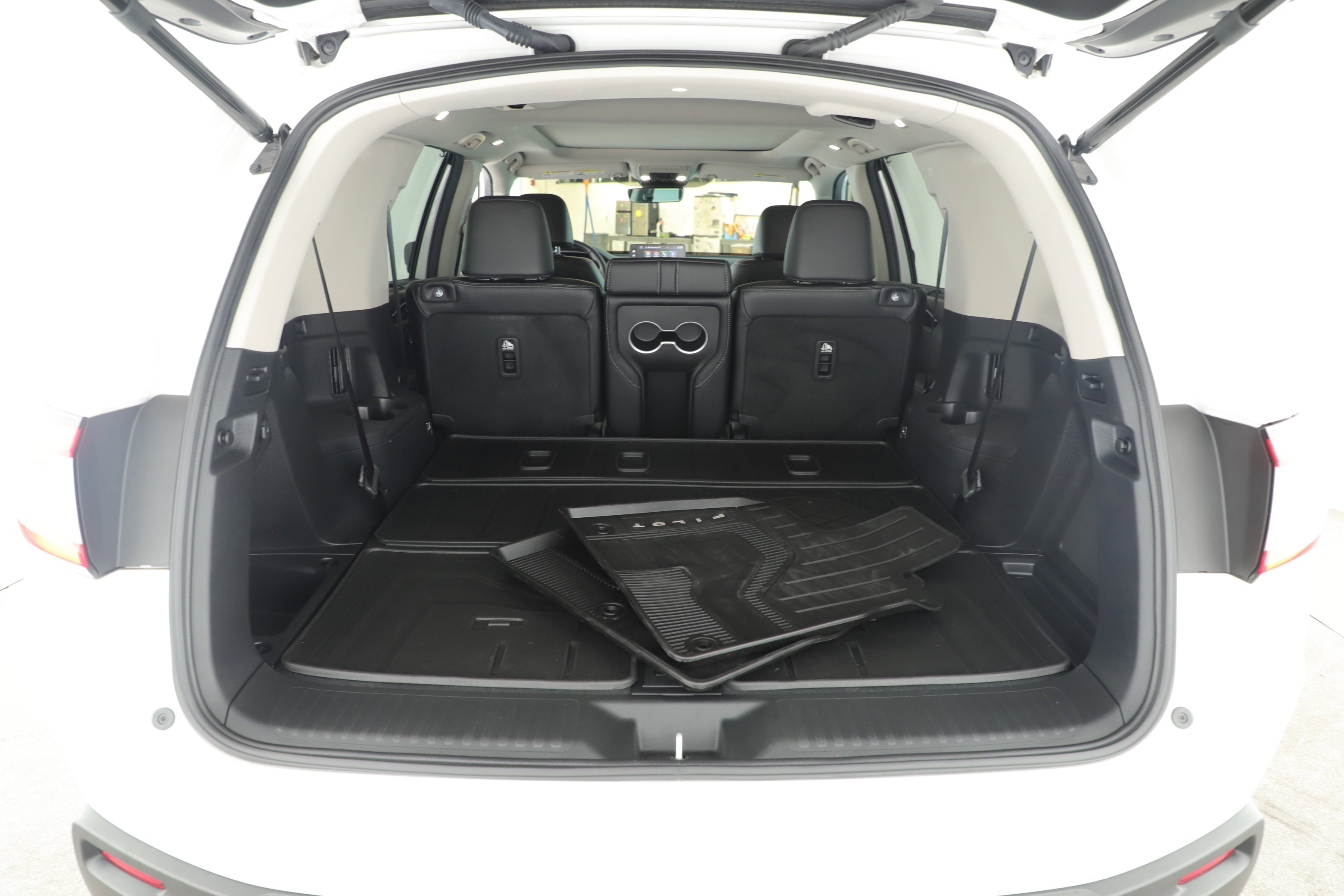 Used 2025 Honda Pilot Touring image 5