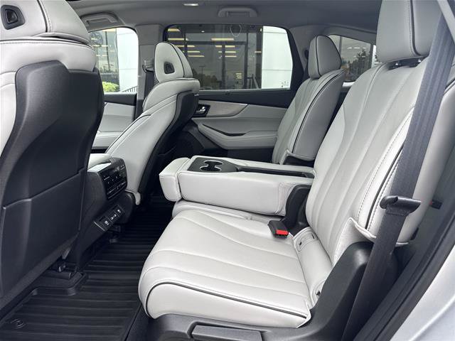 Used 2023 Acura MDX SH-AWD w/ Advance Package image 5
