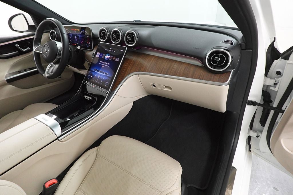 Used 2025 Mercedes-Benz C 300 4MATIC Sedan image 34
