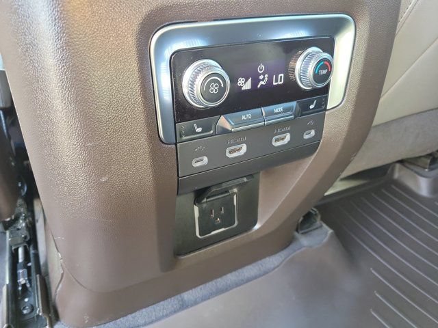 Used 2021 GMC Yukon XL SLT w/ SLT Premium Package RWD image 21