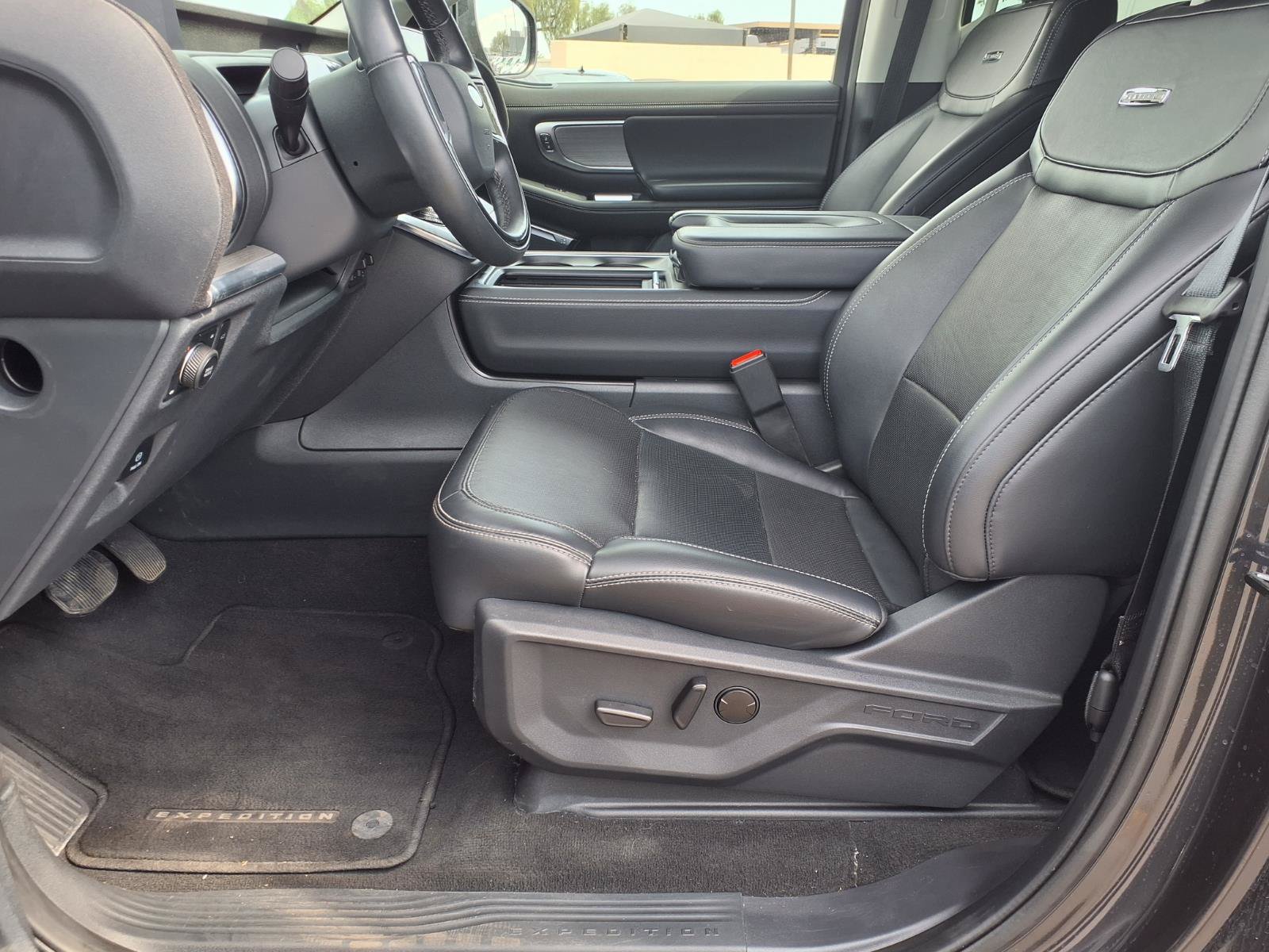 Certified 2025 Ford Expedition Active AWD/4WD image 24
