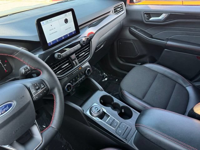 Certified 2025 Ford Escape ST-Line Select AWD/4WD image 15