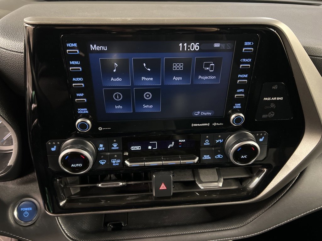 Used 2021 Toyota Highlander XLE image 9