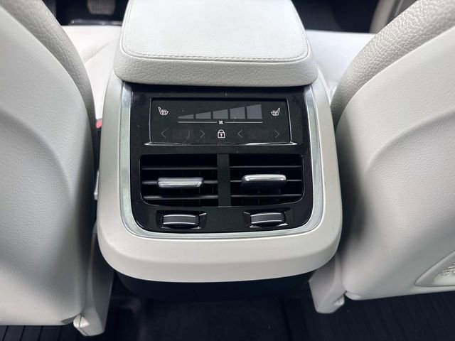 Used 2020 Volvo XC90 T6 Momentum AWD/4WD image 18