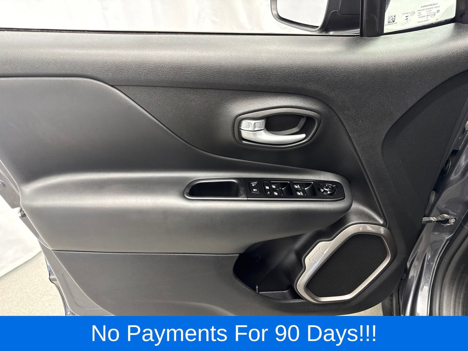 Used 2023 Jeep Renegade Latitude AWD/4WD image 12