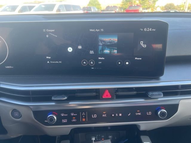 Used 2025 Kia Sorento SX FWD image 12