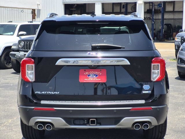 Certified 2020 Ford Explorer Platinum w/ Premium Technology Package AWD/4WD image 5