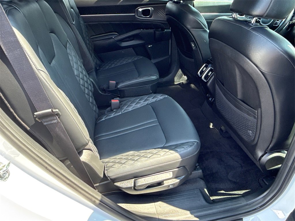 Used 2023 Kia Sorento SX image 15