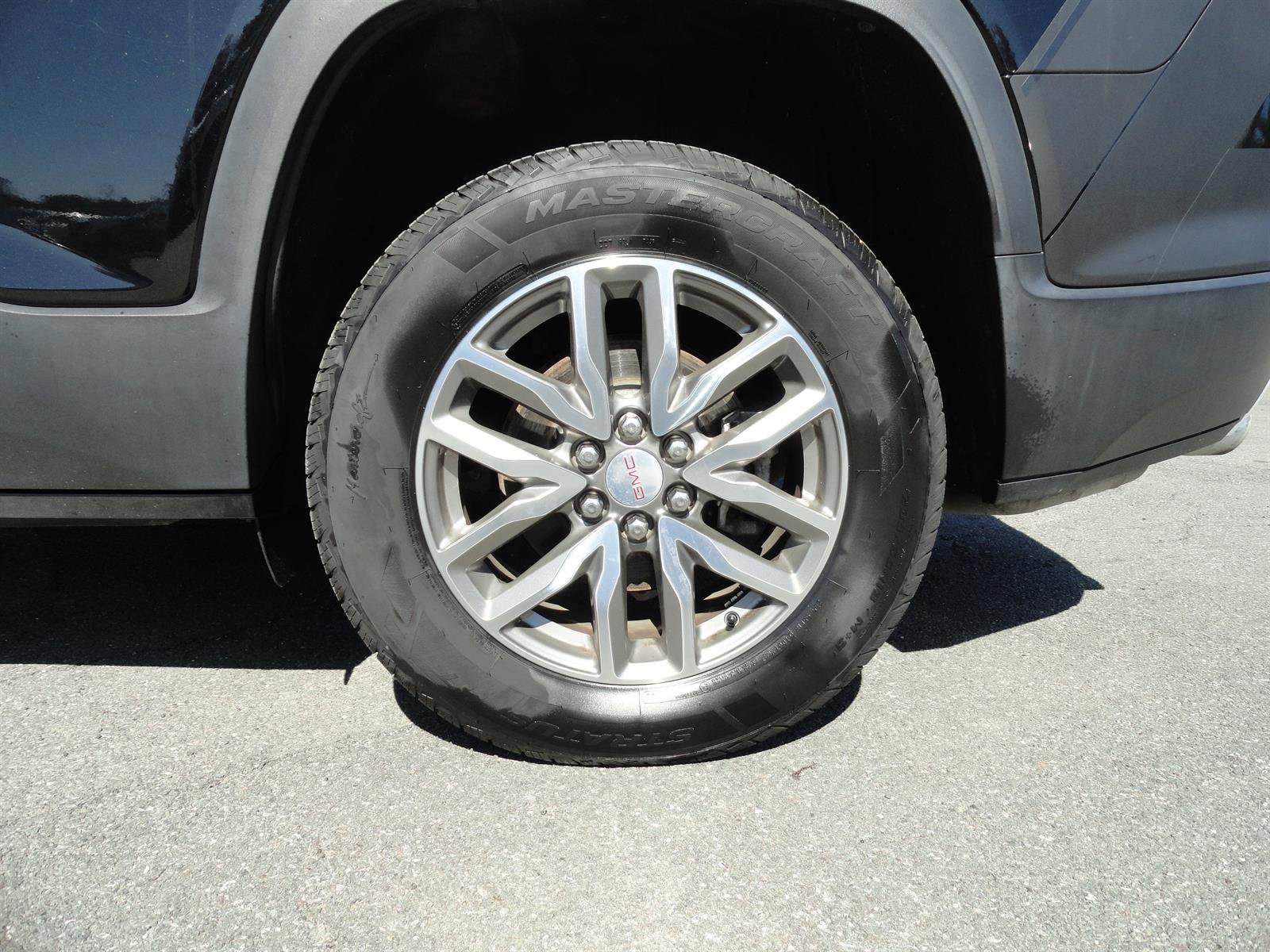 Used 2019 GMC Acadia SLE w/ Driver Alert Package I image 9