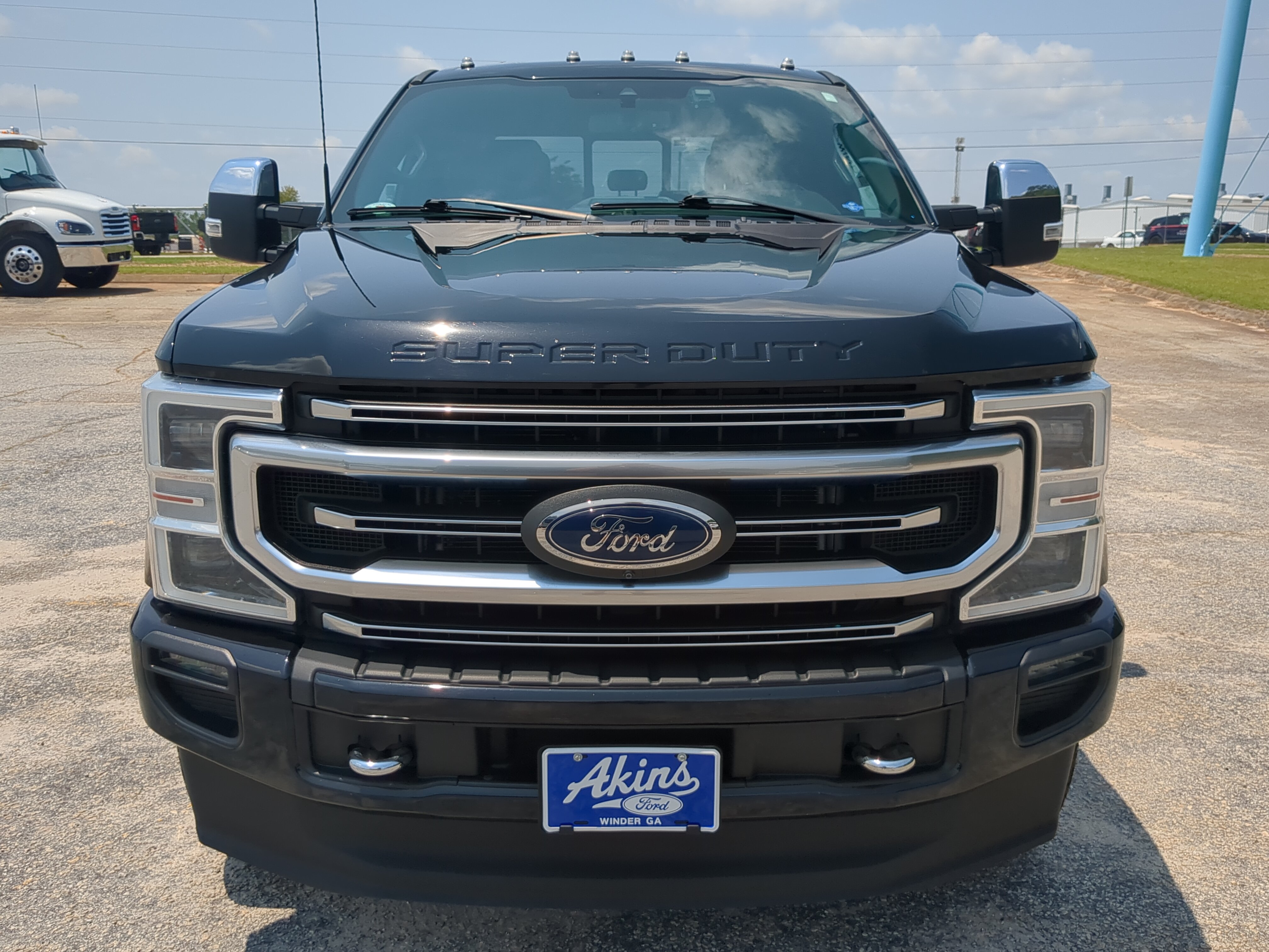 Certified 2022 Ford F250 Platinum w/ FX4 Off-Road Package AWD/4WD image 7