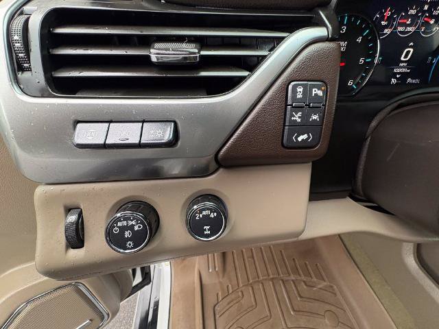 Used 2017 Chevrolet Suburban Premier AWD/4WD image 16