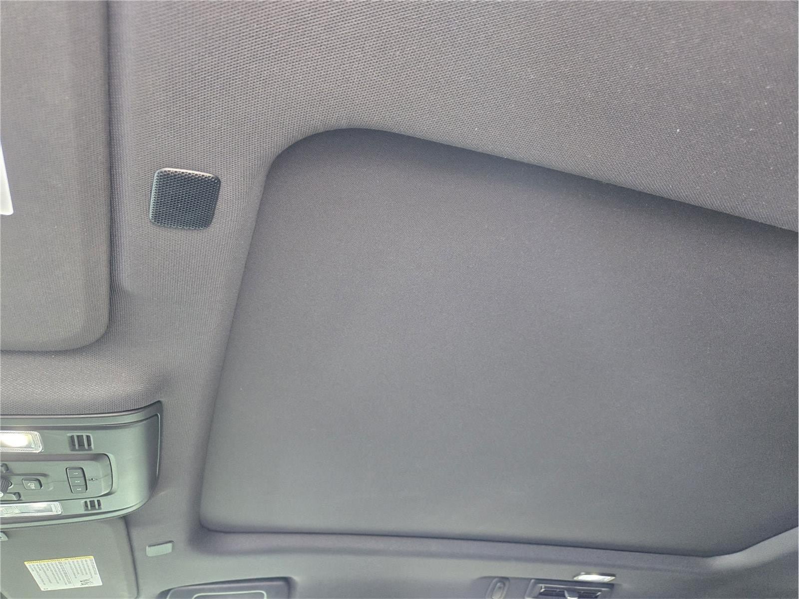 Used 2024 GMC Yukon AT4 w/ Technology Package AWD/4WD image 24