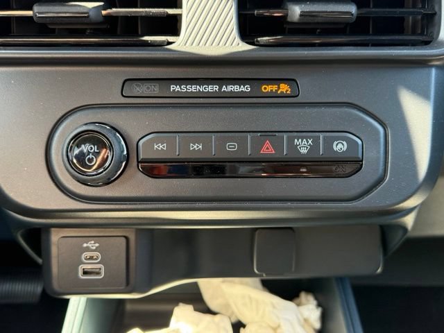 Certified 2025 Ford Maverick XL w/ Equipment Group 102A AWD/4WD image 18