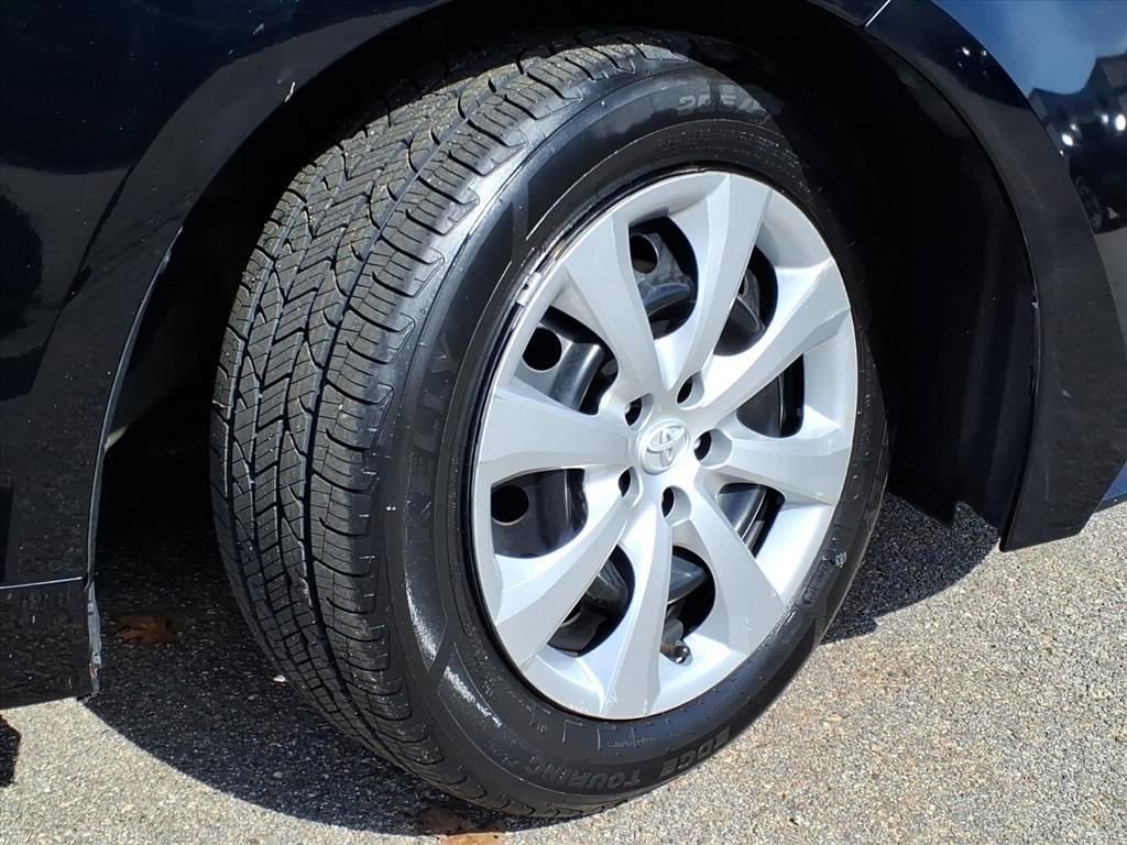 Used 2024 Toyota Corolla LE FWD image 9