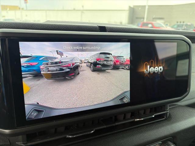 Used 2024 Jeep Gladiator Sport image 13
